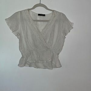 J Roberts medium white top